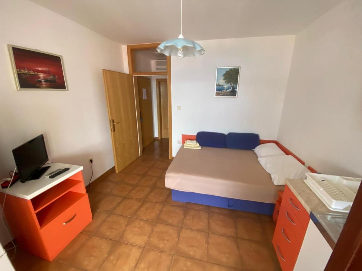 Apartments Viktor Rogoznica  Buitenkant foto