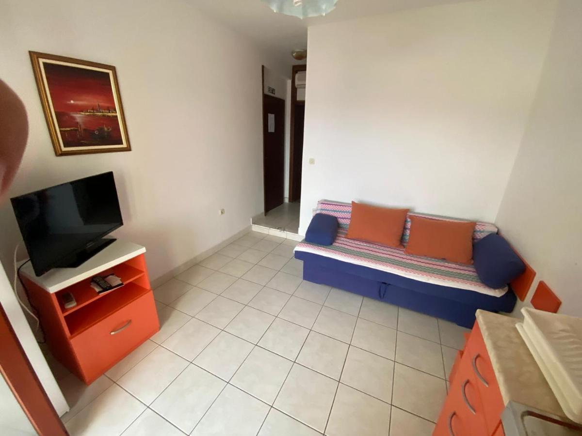 Apartments Viktor Rogoznica  Buitenkant foto