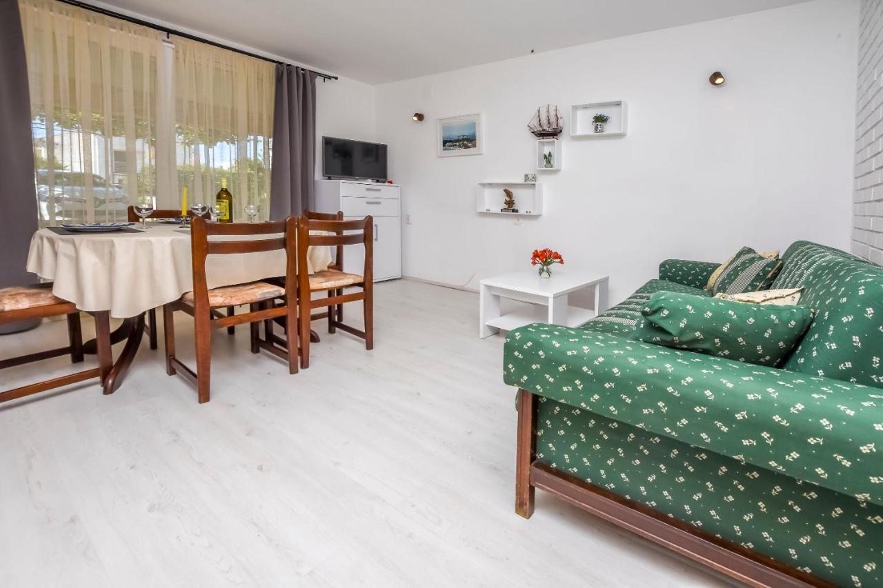 Apartments Viktor Rogoznica  Buitenkant foto