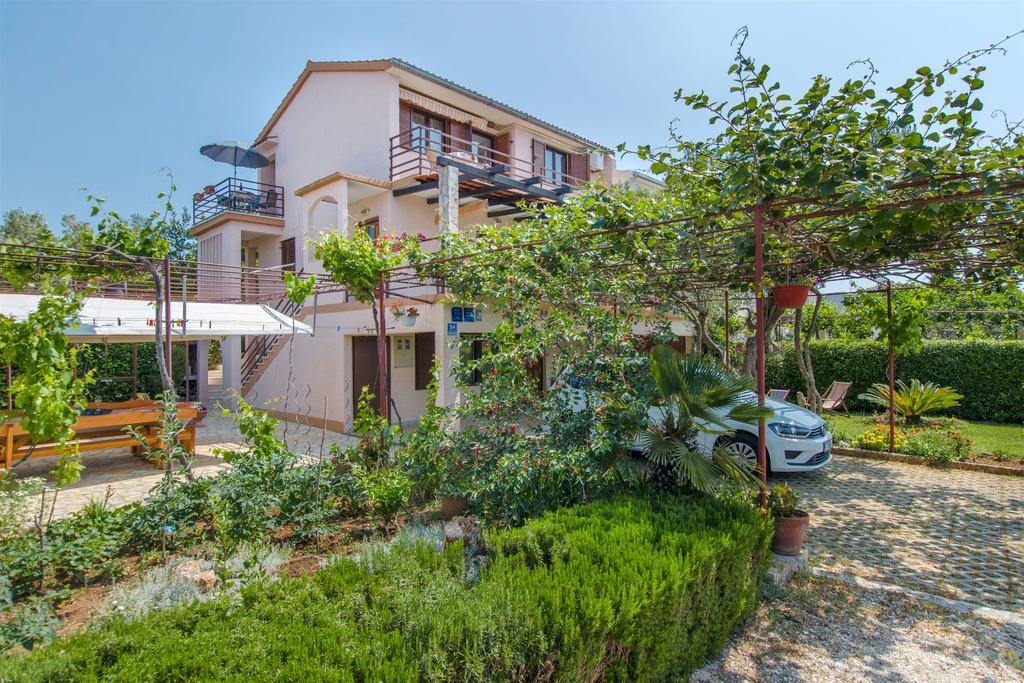 Apartments Viktor Rogoznica  Buitenkant foto